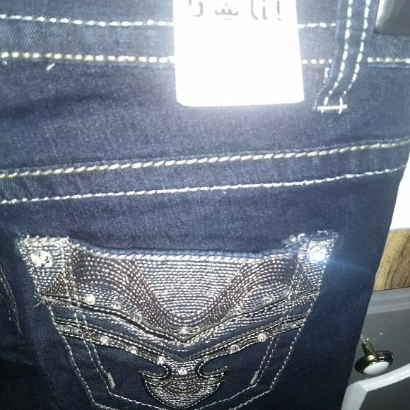 Rebel and soul - Picture 4 of 6